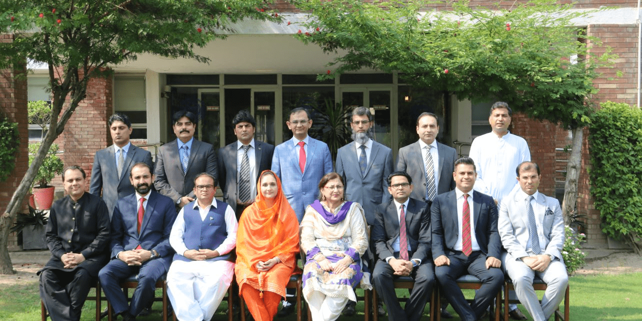 A group of IRSA officers and faculty
